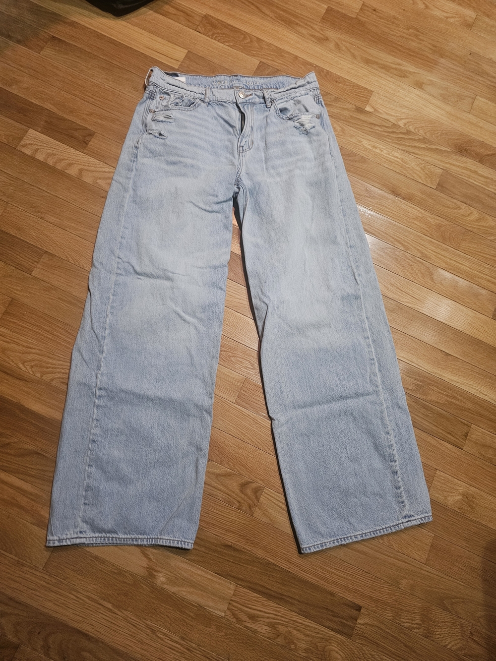 American Eagle Outfitters Low Rise Skater Jean Sz 6 Light Wash